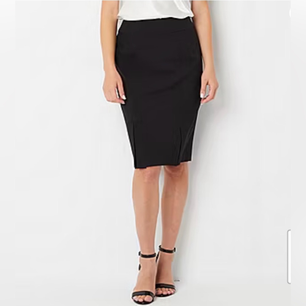 Apt. 9 Black Women's Casual Skirt Size With Zipper in the Back Size 14 NWT